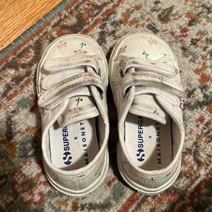 SUPERGA x Maisonette

2750 CotJStrap Classic Sneaker, White, 8 US/ 34 EU